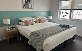 Botanic Racecourse Apartments